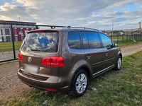 Gebraucht VW Touran 105 PS (77 kW) 2014 Braun Van / Kleinbus