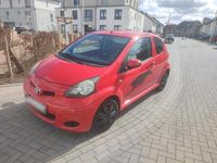 Gebraucht Toyota Aygo 68 PS (50 kW) 2009 Rot Kleinwagen