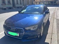 Gebraucht Audi A4 Design 190 PS (139 kW) 2017 Blau Limousine