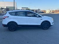 Gebraucht Ford Kuga 150 PS (110 kW) 2018 Weiß SUV