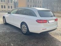Gebraucht Mercedes E220 194 PS (142 kW) 2018 Weiß Limousine