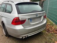 Gebraucht BMW 318 129 PS (94 kW) 2007 Silber Kombi