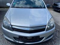 Używany Opel Astra Basis 90 KM (66 kW) 2006 Srebrny Coupe