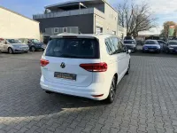 Gebraucht VW Touran Highline 150 PS (110 kW) 2021 Pure white Van / Kleinbus