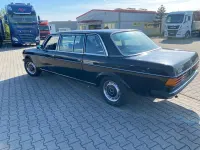 Gebraucht Mercedes 250 140 PS (102 kW) 1979 Schwarz Limousine