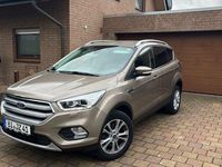 Gebraucht Ford Kuga 150 PS (110 kW) 2019 Beige SUV