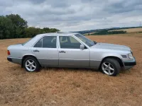 Gebraucht Mercedes 300 147 PS (108 kW) 1993 Silber Limousine