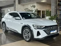 Gebraucht Audi Q8 e-tron S-Line 250 kW (340 PS) 2024 Weiß gletscherweiß metallic SUV