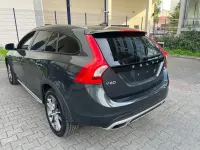 Gebraucht Volvo V60 CC 254 PS (186 kW) 2015 Blau Kombi