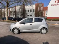 Gebraucht Chevrolet Spark 68 PS (50 kW) 2010 Argon silber/ice silver (m2) Kleinwagen