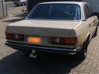 Gebraucht Mercedes E230 136 PS (100 kW) 1983 Beige Limousine