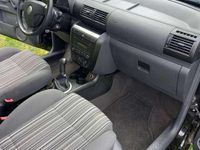 Gebraucht VW Fox 60 PS (44 kW) 2011 Schwarz Kleinwagen