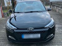 Gebraucht Hyundai i20 75 PS (55 kW) 2017 Schwarz Kleinwagen