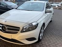 Gebraucht Mercedes A180 Edition 122 PS (89 kW) 2014 Weiß Kleinwagen