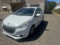 Gebraucht Peugeot 208 Active 68 PS (50 kW) 2013 Weiß Kleinwagen