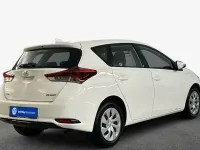 Gebraucht Toyota Auris Basis 99 PS (72 kW) 2016 Schneeweiß Limousine