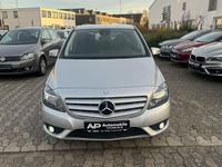 Gebraucht Mercedes B200 156 PS (114 kW) 2014 Silber Van / Kleinbus