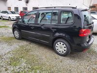 Gebraucht VW Touran Trendline 105 PS (77 kW) 2014 Schwarz Van / Kleinbus