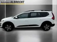 Gebraucht Dacia Jogger Expression 110 PS (80 kW) 2025 Arktisweiß Van / Kleinbus