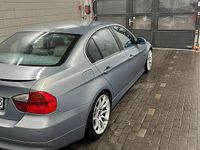 Gebraucht BMW 325 218 PS (160 kW) 2005 Silber Limousine