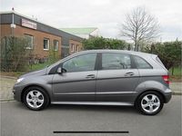 Gebraucht Mercedes B200 140 PS (102 kW) 2010 Grau Van / Kleinbus