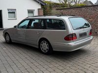 Gebraucht Mercedes E270 Avantgarde 170 PS (125 kW) 2001 Silber Kombi