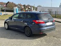 Gebraucht Ford Focus 101 PS (74 kW) 2013 Blau Kombi