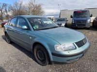 Gebraucht VW Passat 101 PS (74 kW) 1998 Blau Limousine