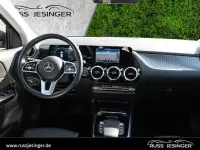 Second-hand Mercedes GLA250 Progressive 224 CP (164 kW) 2022 Negru SUV
