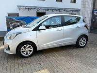 Gebraucht Hyundai i10 67 PS (49 kW) 2020 Silber Kleinwagen
