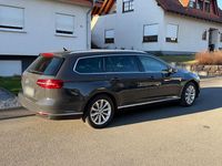 Gebraucht VW Passat Highline 150 PS (110 kW) 2018 Grau Kombi