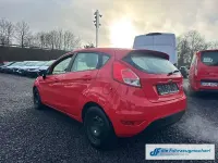 Gebraucht Ford Fiesta Trend 95 PS (69 kW) 2015 Rot Kleinwagen