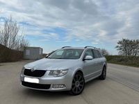 Gebraucht Skoda Superb 140 PS (102 kW) 2013 Grau Limousine