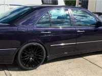 Gebraucht Mercedes E230 Avantgarde 150 PS (110 kW) 1996 Violet Limousine