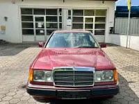 Second-hand Mercedes E300 220 CP (161 kW) 1990 Roșu Coupe