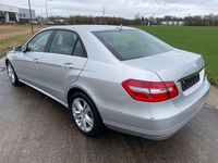 Gebraucht Mercedes E220 Avantgarde 170 PS (125 kW) 2009 Silber Limousine