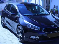 Usado Kia Ceed DREAM-TEAM Edition 99 CV (72 kW) 2016 Negro Utilitario
