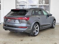 Gebraucht Audi e-tron Ambiente 369 kW (503 PS) 2022 Daytonagrau perleffekt SUV