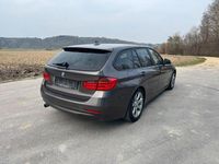 Gebraucht BMW 318 143 PS (105 kW) 2012 Braun Kombi