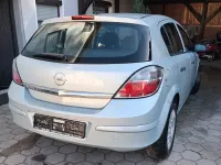 Gebraucht Opel Astra 90 PS (66 kW) 2009 Silber Limousine