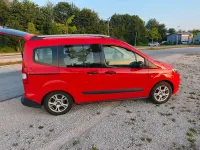 Gebraucht Ford Tourneo 101 PS (74 kW) 2015 Rot Kombi