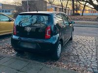 Second-hand VW up! 75 CP (55 kW) 2013 Negru Hatchback