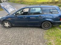 Second-hand Ford Focus 101 CP (74 kW) 2004 Albastru Break