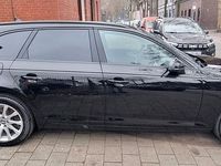 Gebraucht Audi A4 Basis 190 PS (139 kW) 2017 Schwarz Kombi