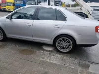 Gebraucht VW Jetta 120 PS (88 kW) 2006 Silber Limousine
