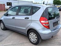 Gebraucht Mercedes A150 95 PS (69 kW) 2008 Himmel blau Limousine