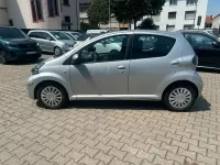 Gebraucht Toyota Aygo Basis 68 PS (50 kW) 2010 Silber Kleinwagen