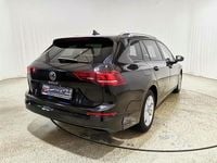 Gebraucht VW Golf VIII Life 200 PS (147 kW) 2024 Grenadillschwarz metallic Kombi