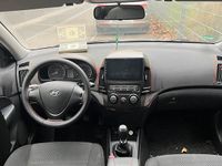 Gebraucht Hyundai i30 Classic 99 PS (72 kW) 2012 Grau Kleinwagen