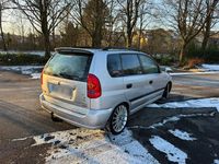 Gebraucht Mitsubishi Space Star 140 PS (102 kW) 2001 Silber Van / Kleinbus